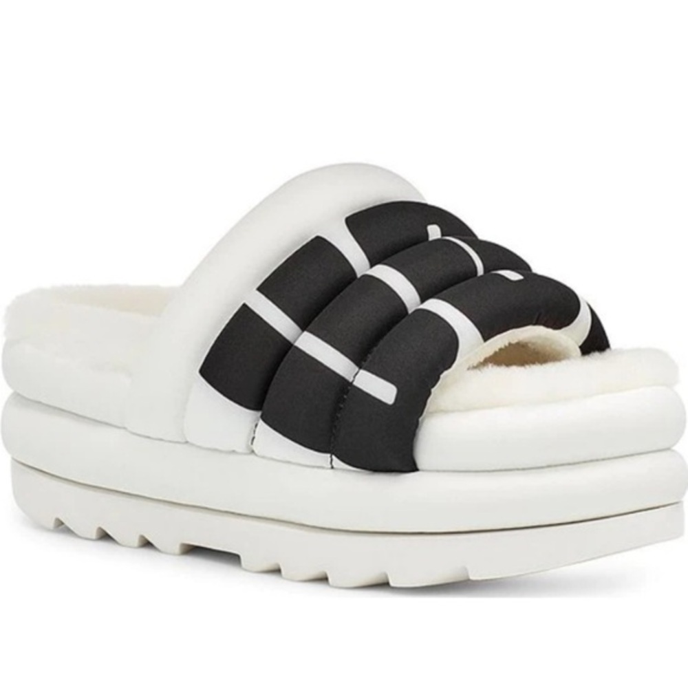 UGG® Maxi Slide Padded‎ Logo Platform Sandals plush fur